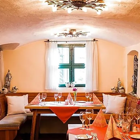 Hotel Der Schwan & Restaurant 3*