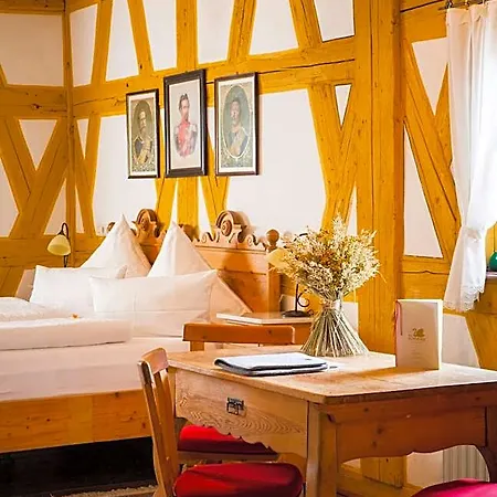 Otel Der Schwan & Restaurant Schwanstetten